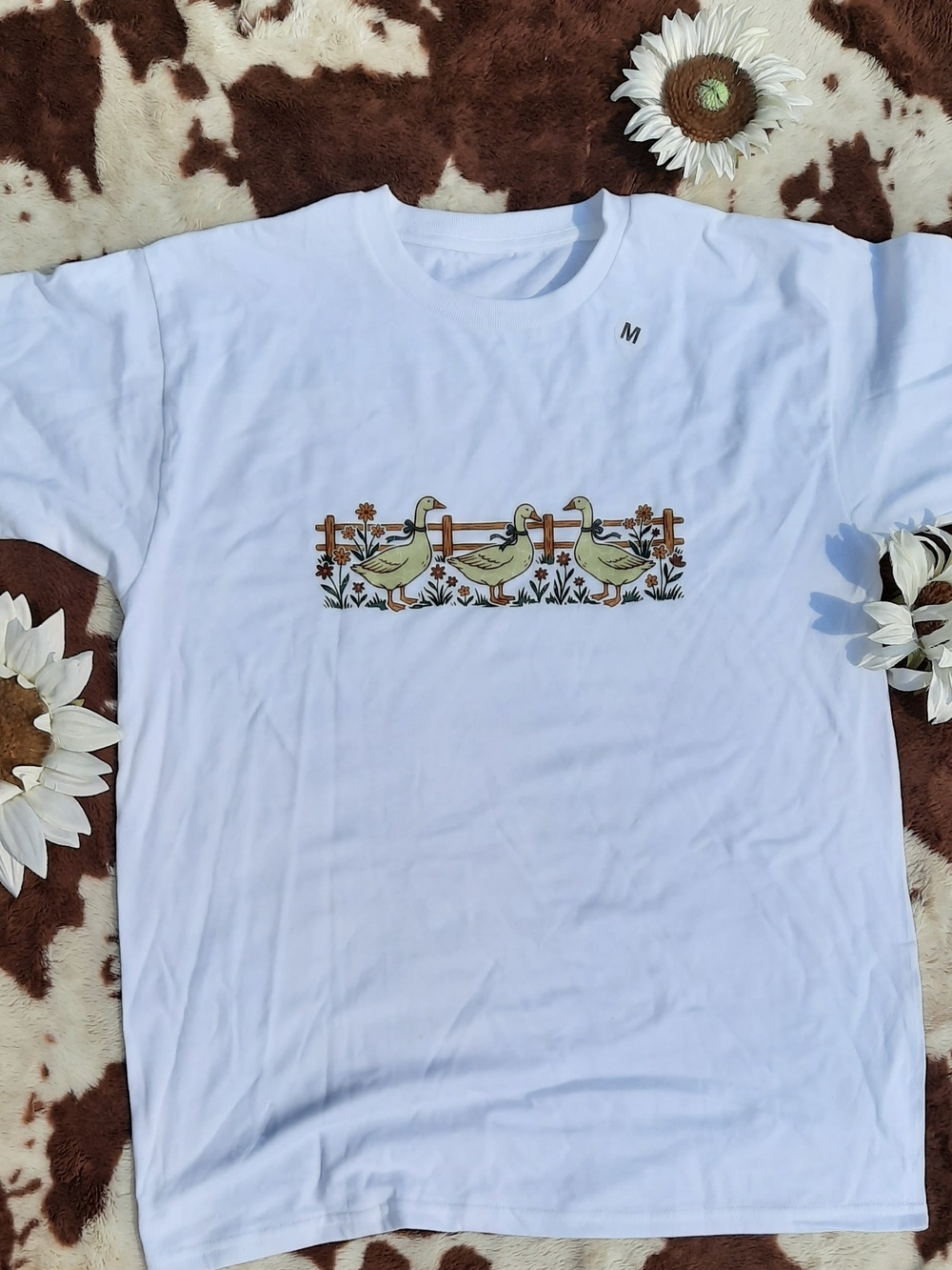 80s Inspired White Short-Sleeve Tee with Goose Graphic - Picture 7 of 7